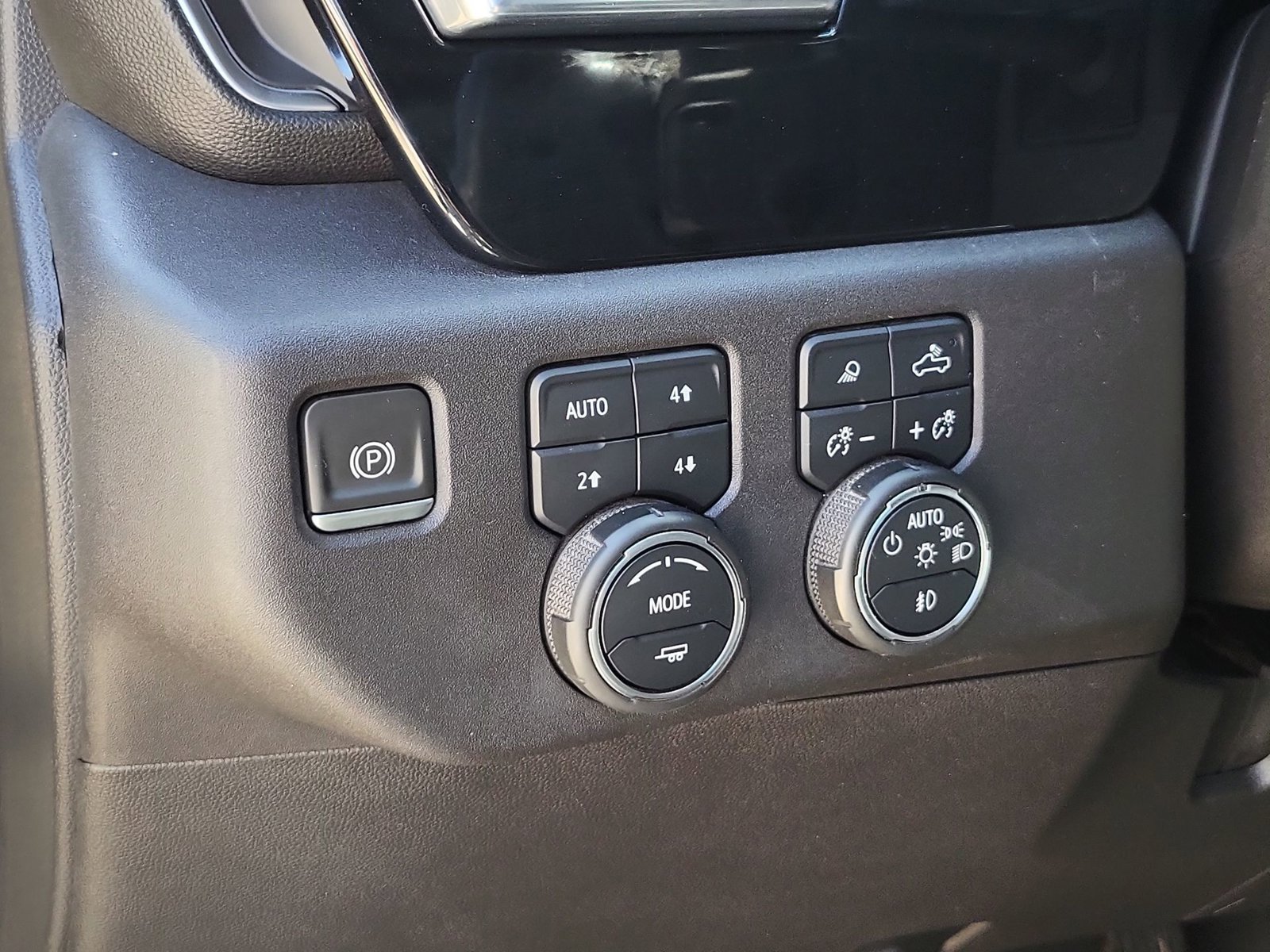 Used 2022 Chevrolet Silverado 1500 LT Trail Boss w/ LT Trail Boss Premium Package AWD/4WD image 17