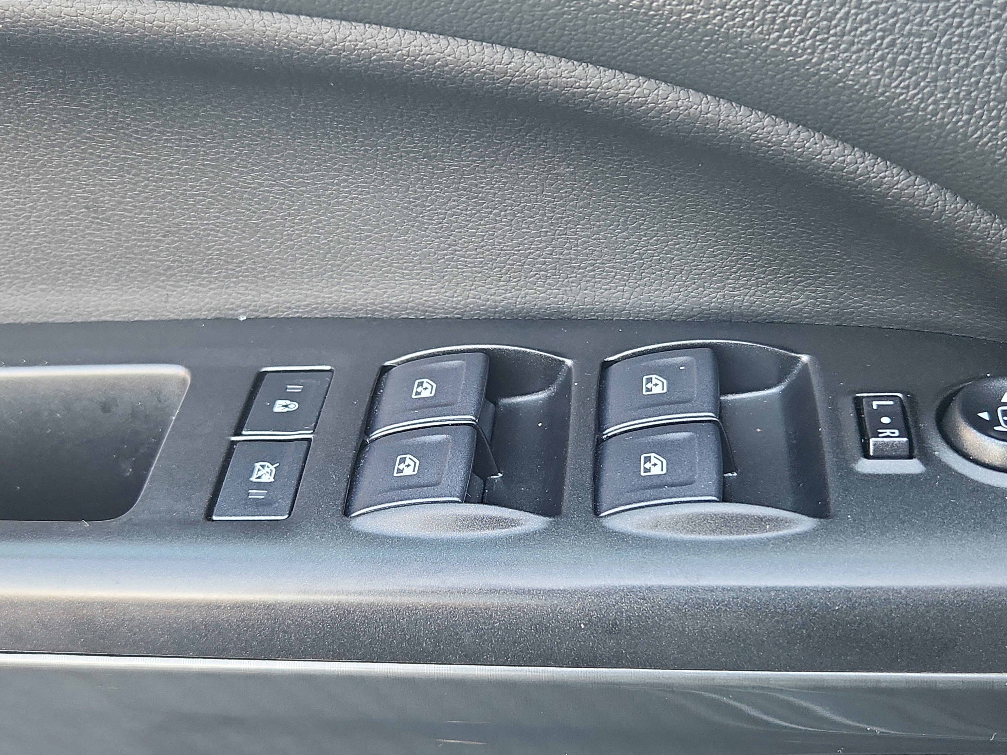 Used 2022 GMC Canyon AT4 image 23