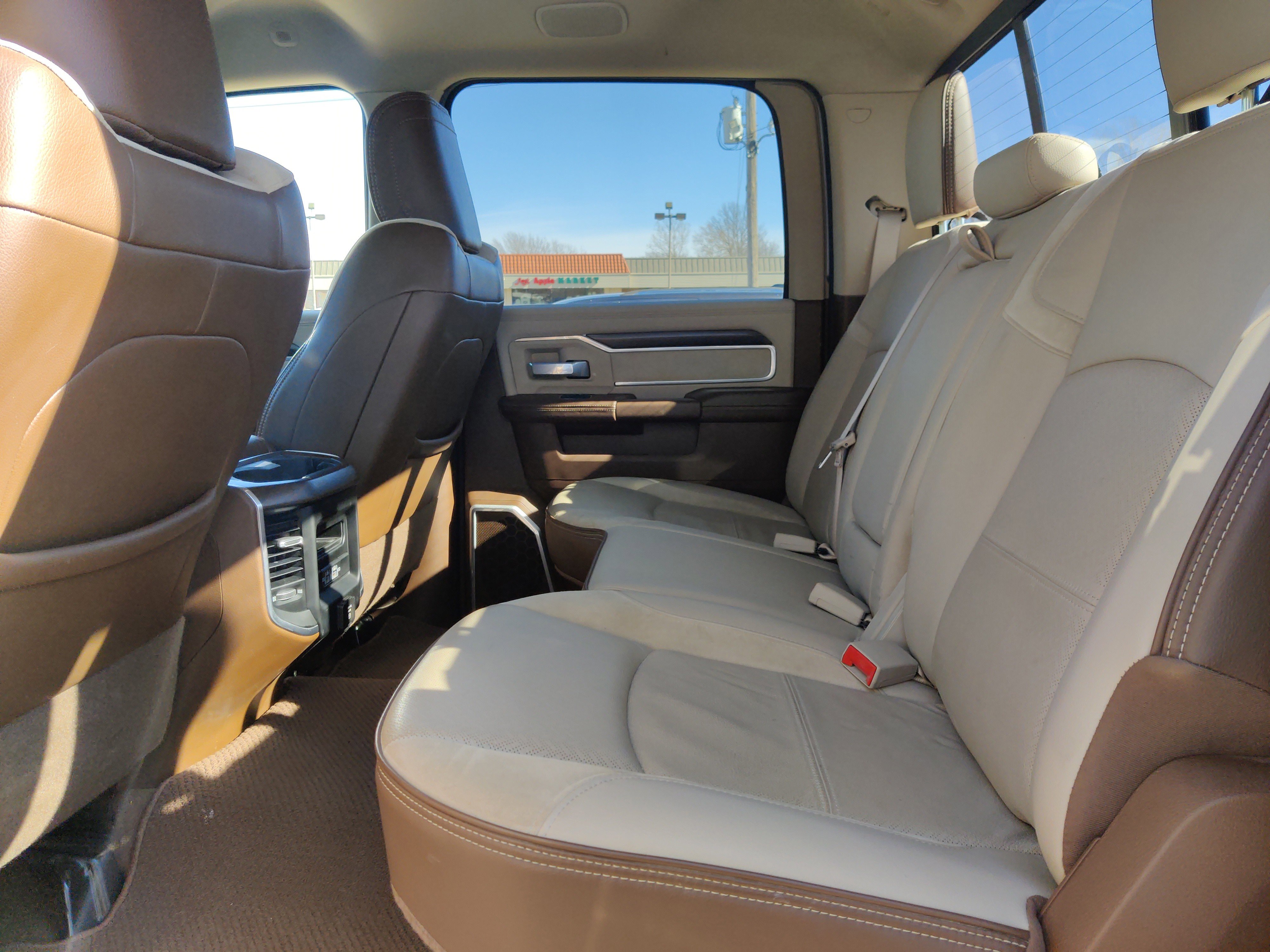 Used 2022 RAM 2500 Laramie AWD/4WD image 16