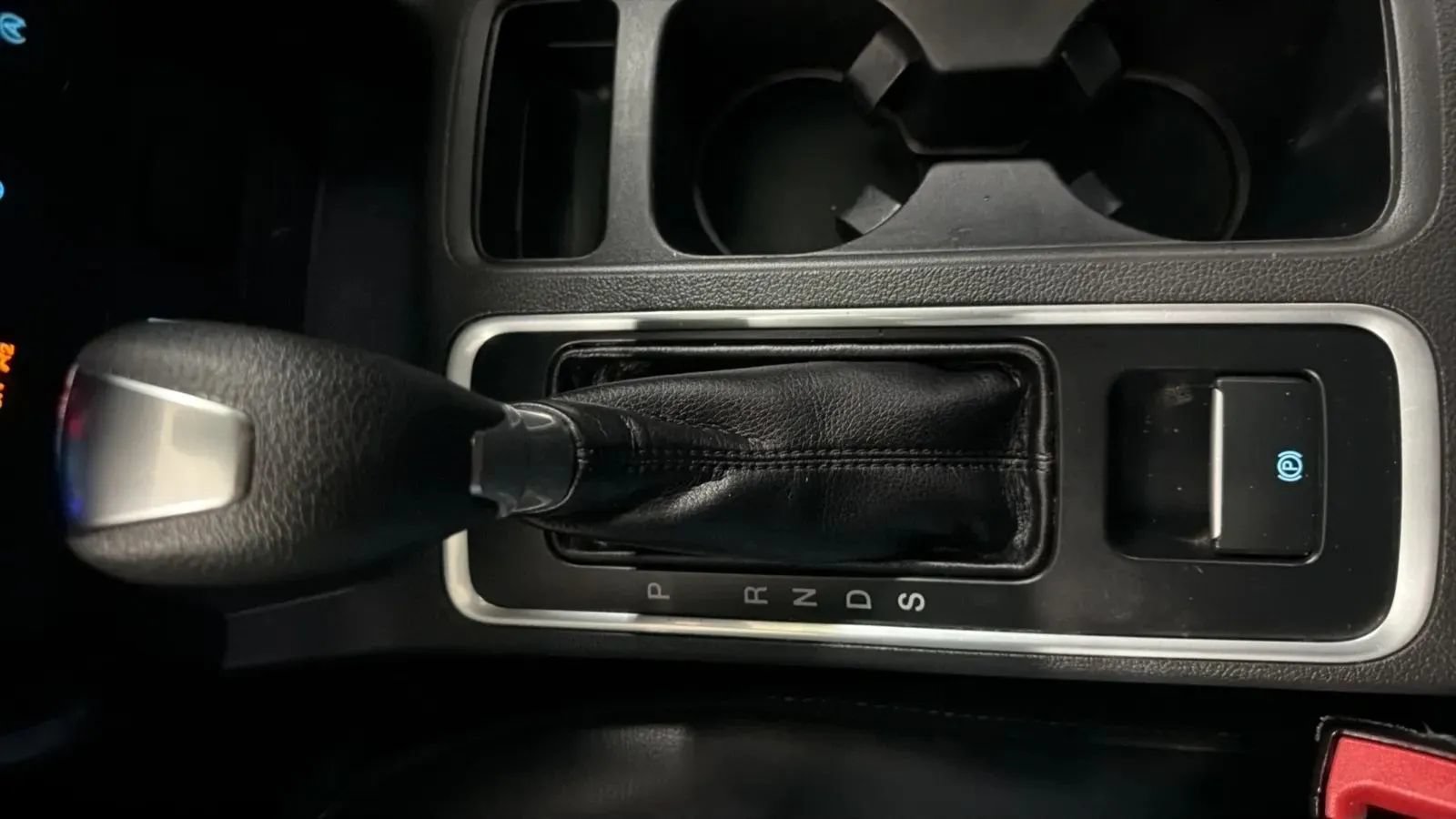 Used 2018 Ford Escape Titanium w/ Ford Safe & Smart Package AWD/4WD image 14