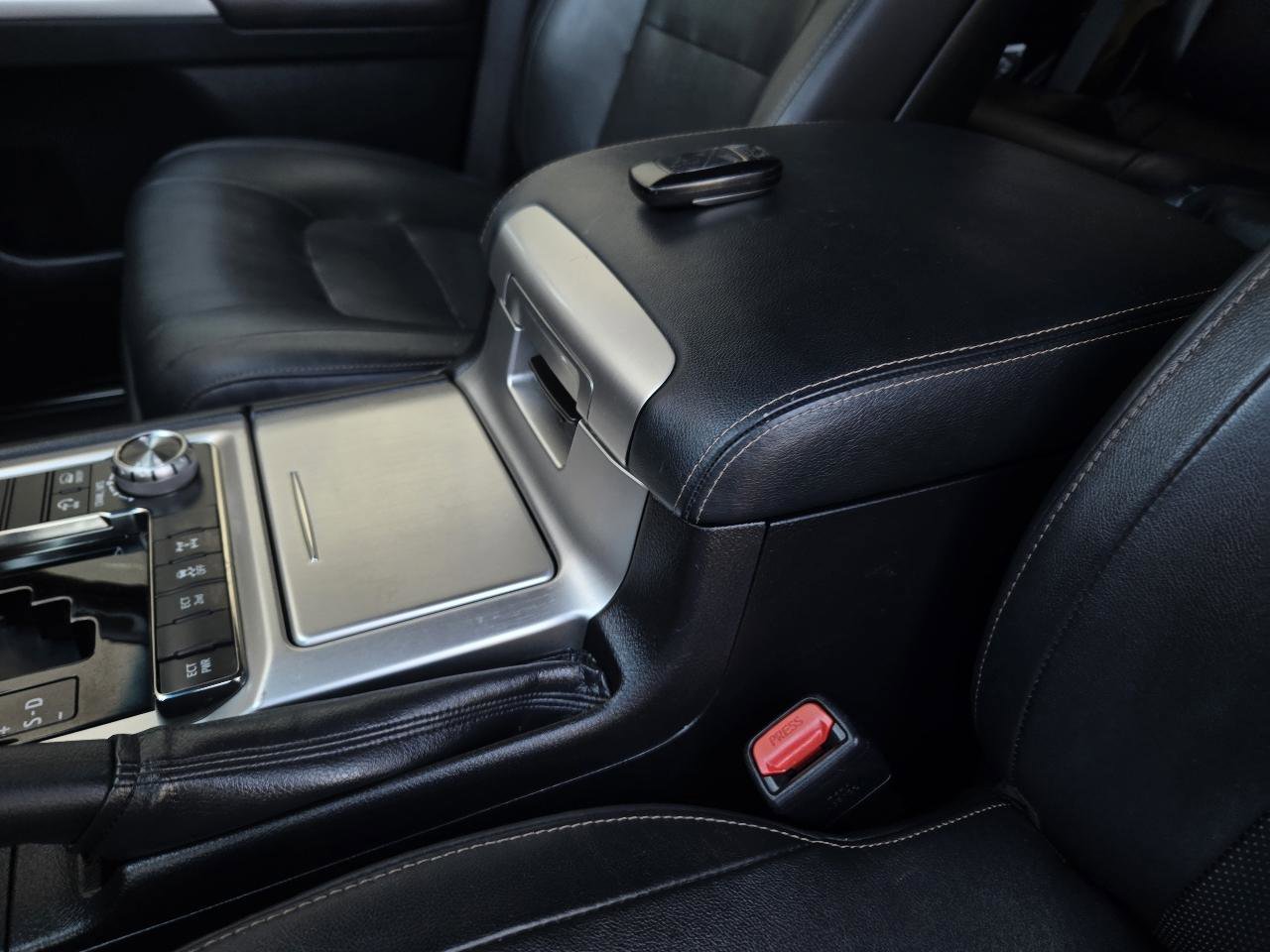 Used 2020 Toyota Land Cruiser Heritage Edition image 30