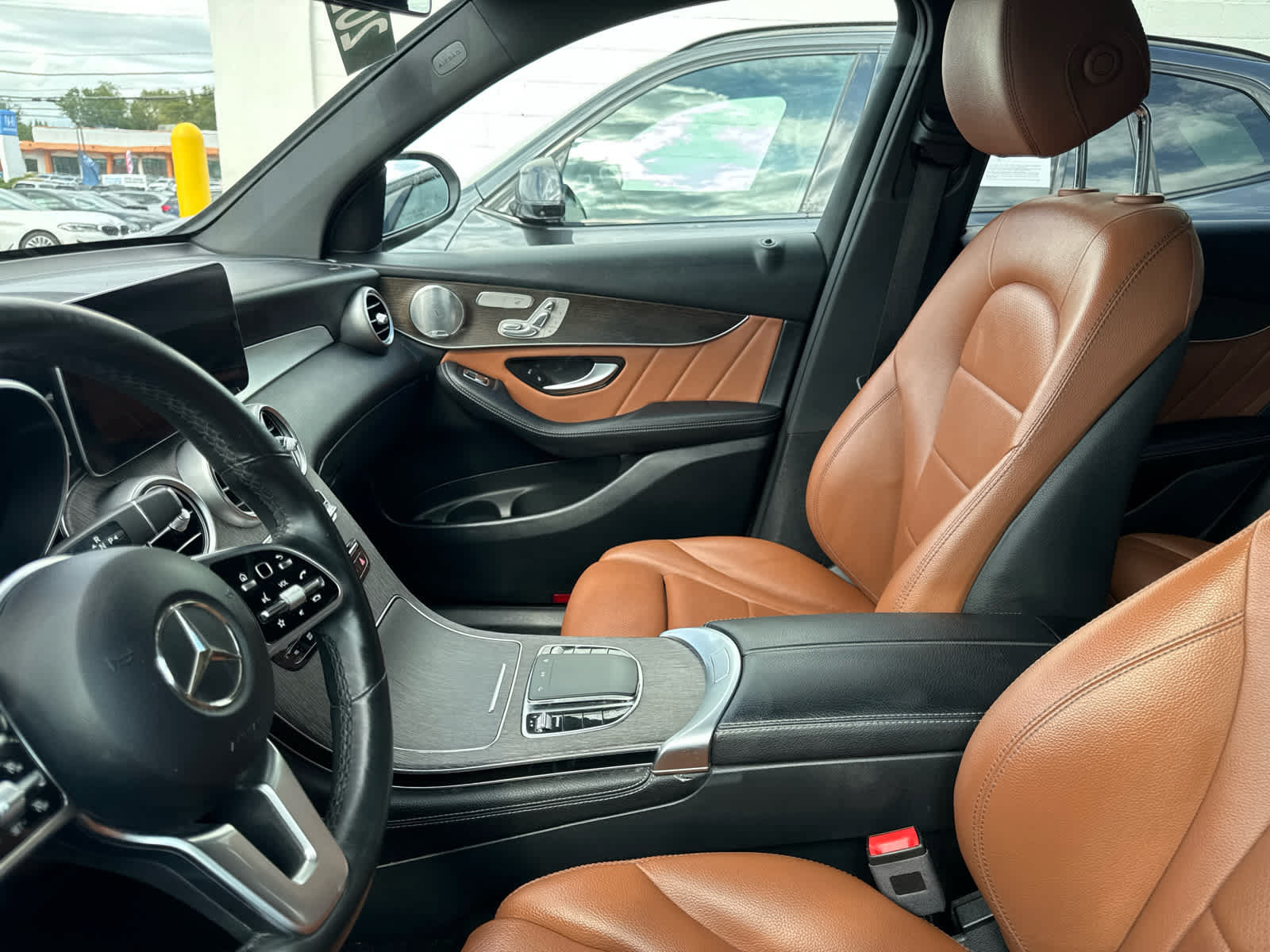Used 2020 Mercedes-Benz GLC 300 4MATIC image 19