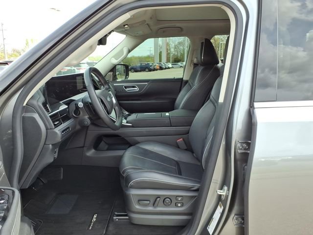 Used 2025 INFINITI QX80 Sensory image 4
