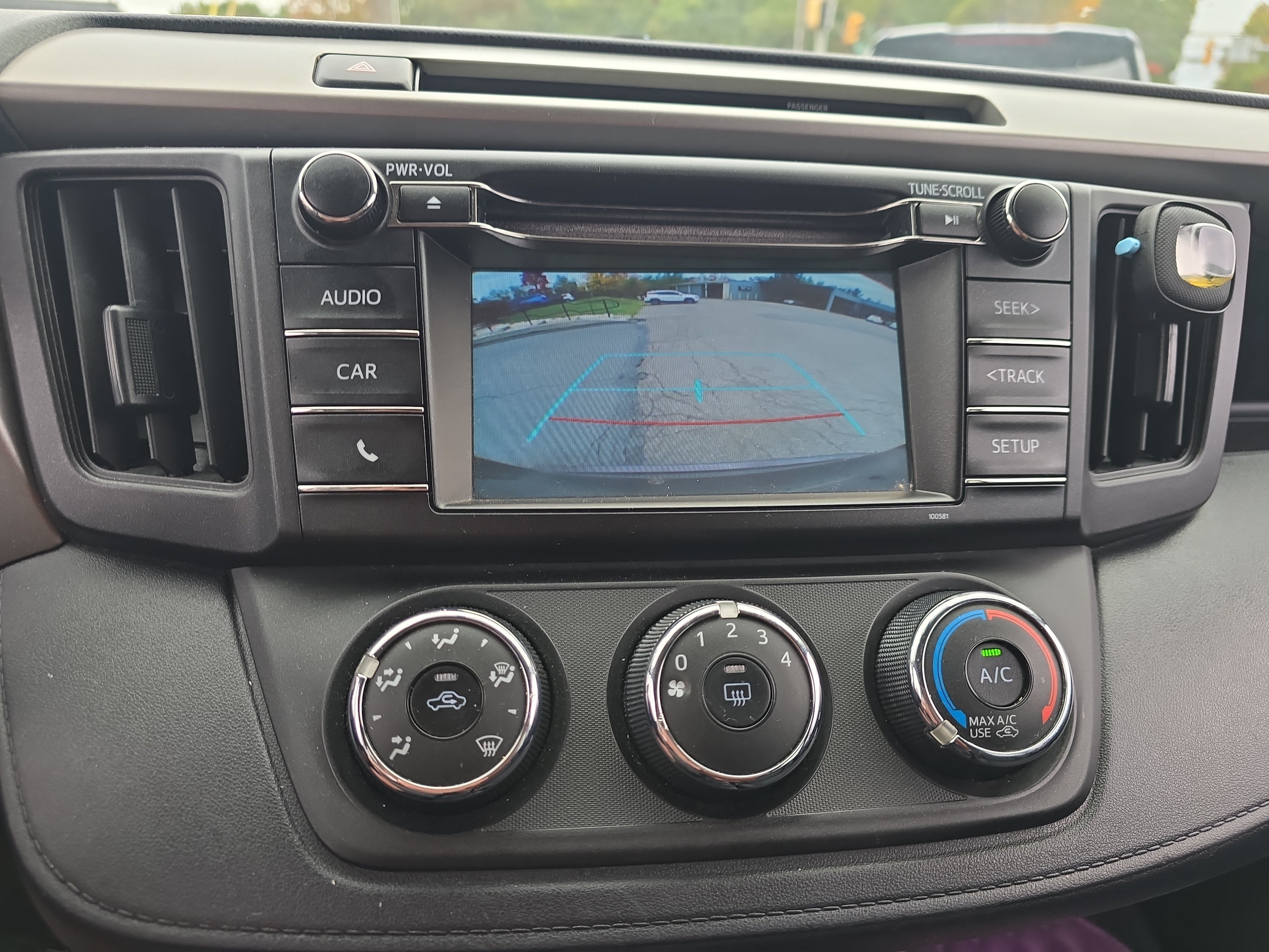 Used 2016 Toyota RAV4 LE AWD/4WD image 29