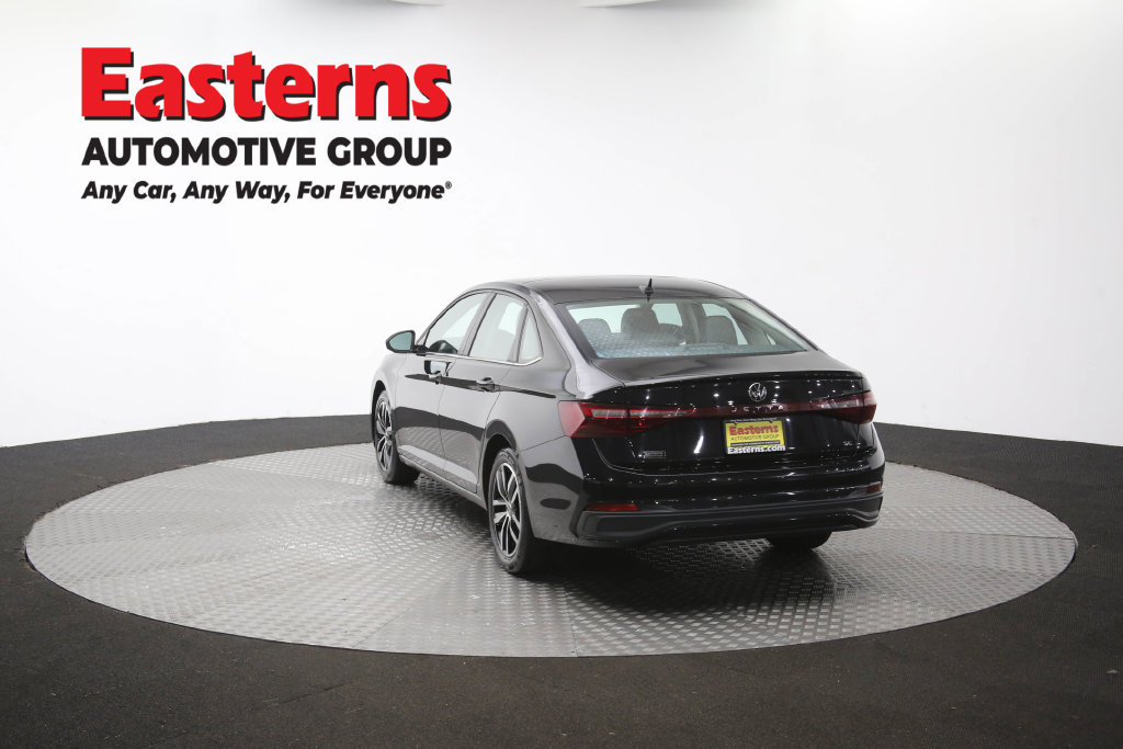 Used 2025 Volkswagen Jetta SE FWD image 67