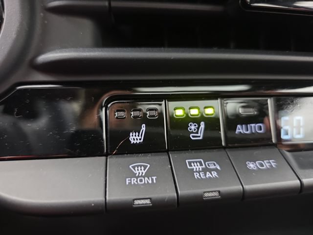 Used 2023 Toyota Crown AWD/4WD image 35