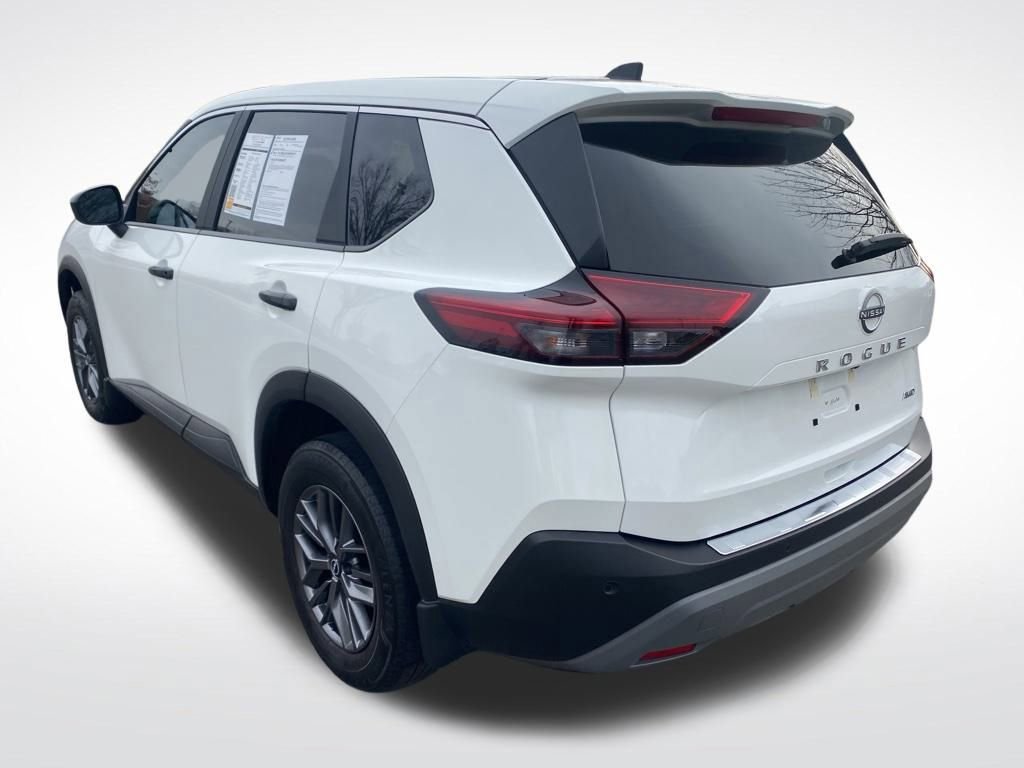 Used 2023 Nissan Rogue S image 5