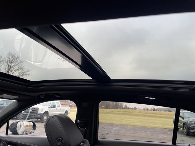 Used 2024 Cadillac XT4 Sport image 9