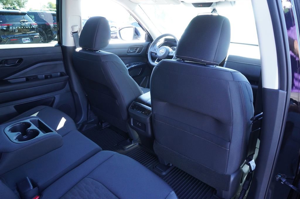 New 2025 Nissan Pathfinder SV image 11