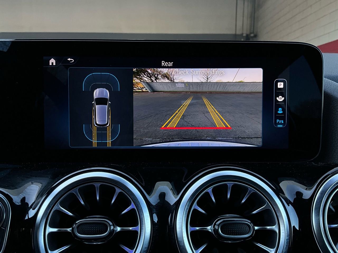 Used 2025 Mercedes-Benz GLA 250 4MATIC image 35