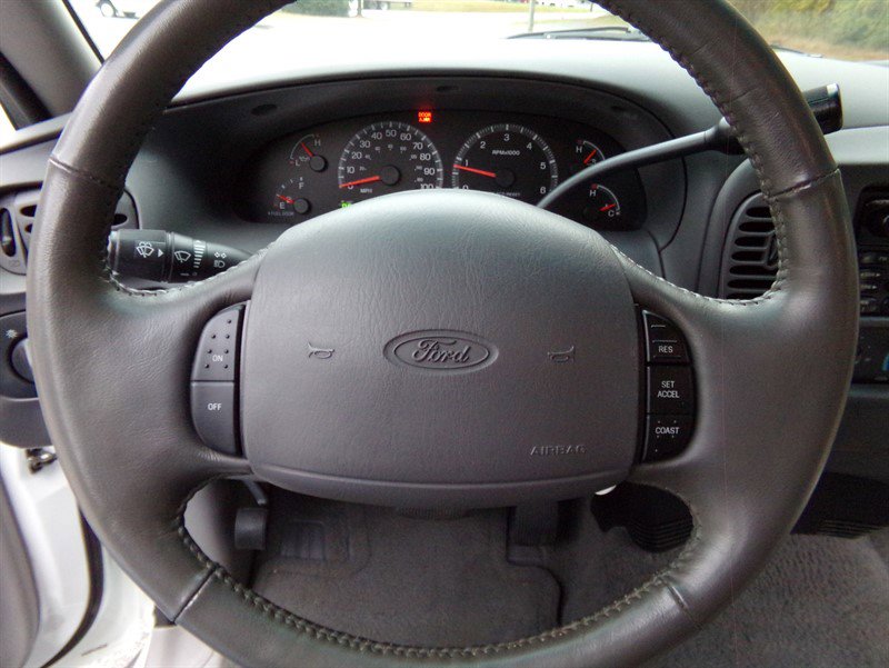 Used 2001 Ford F150 Lariat image 60