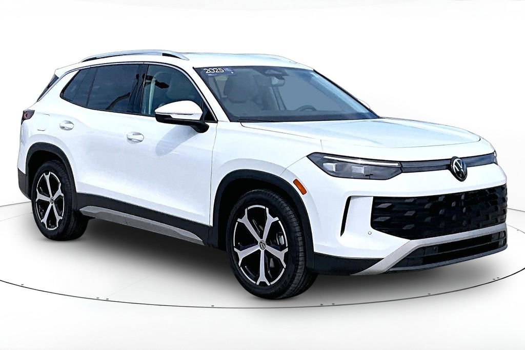 Certified 2025 Volkswagen Tiguan SE