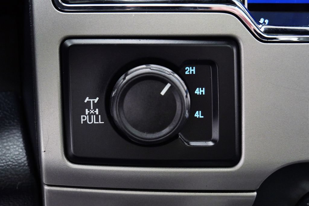Used 2022 Ford F250 Lariat w/ Black Appearance Package AWD/4WD image 32