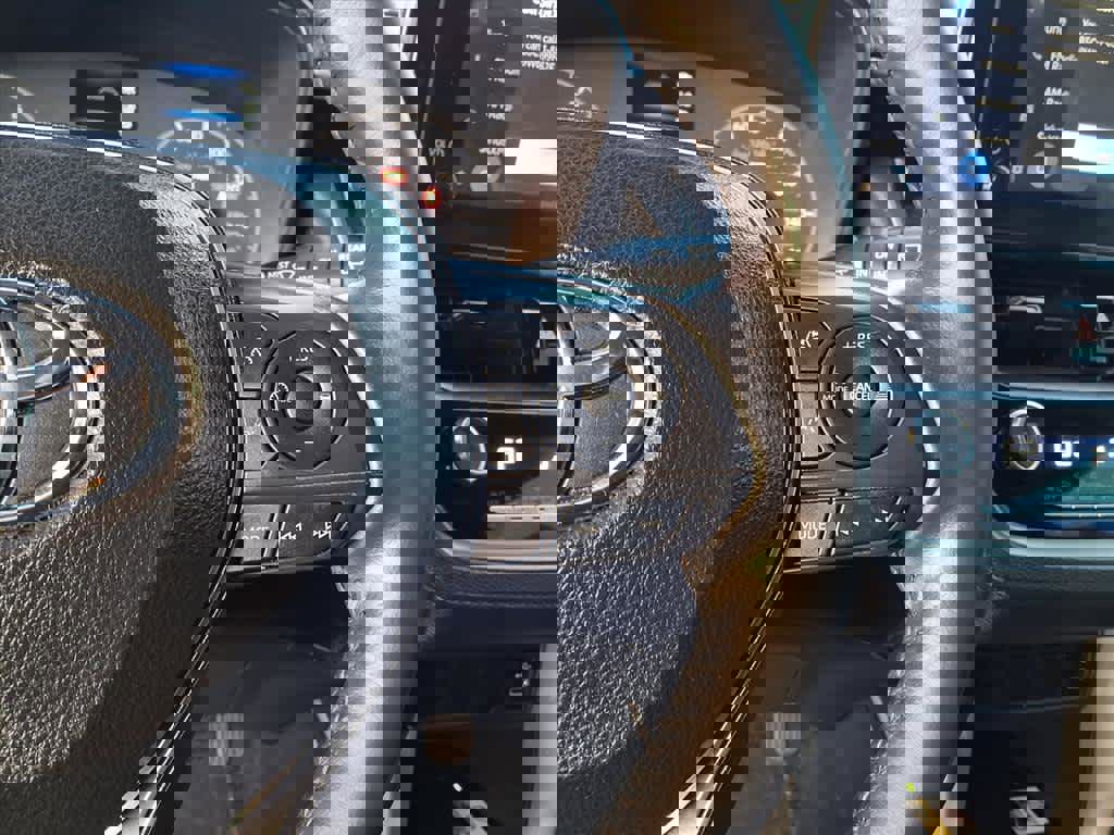 Certified 2023 Toyota Corolla Cross LE image 11