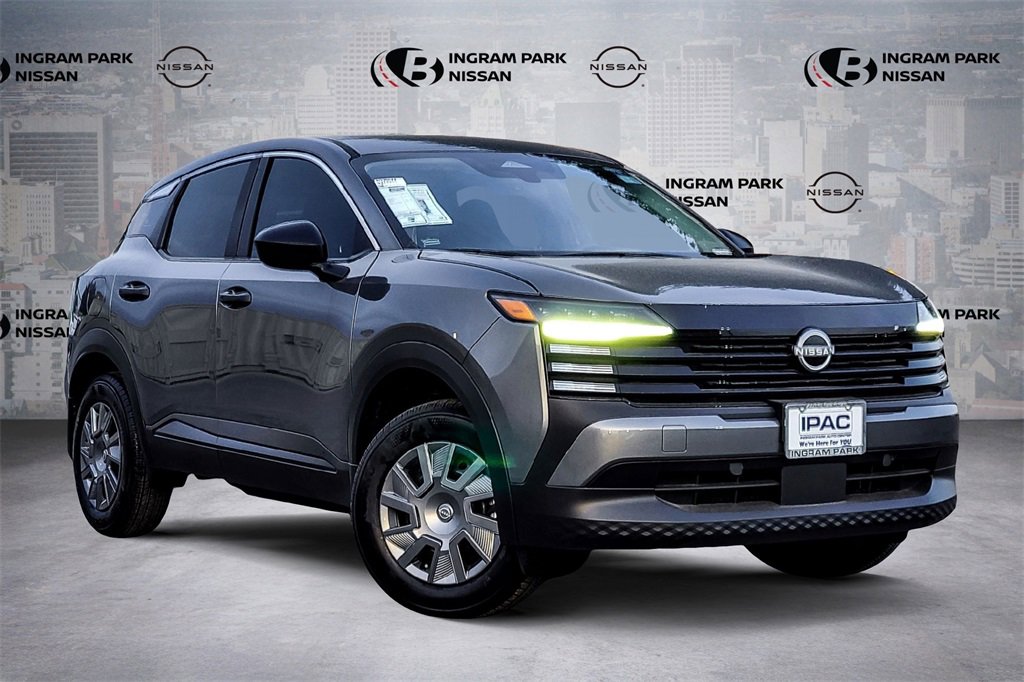 New 2025 Nissan Kicks S