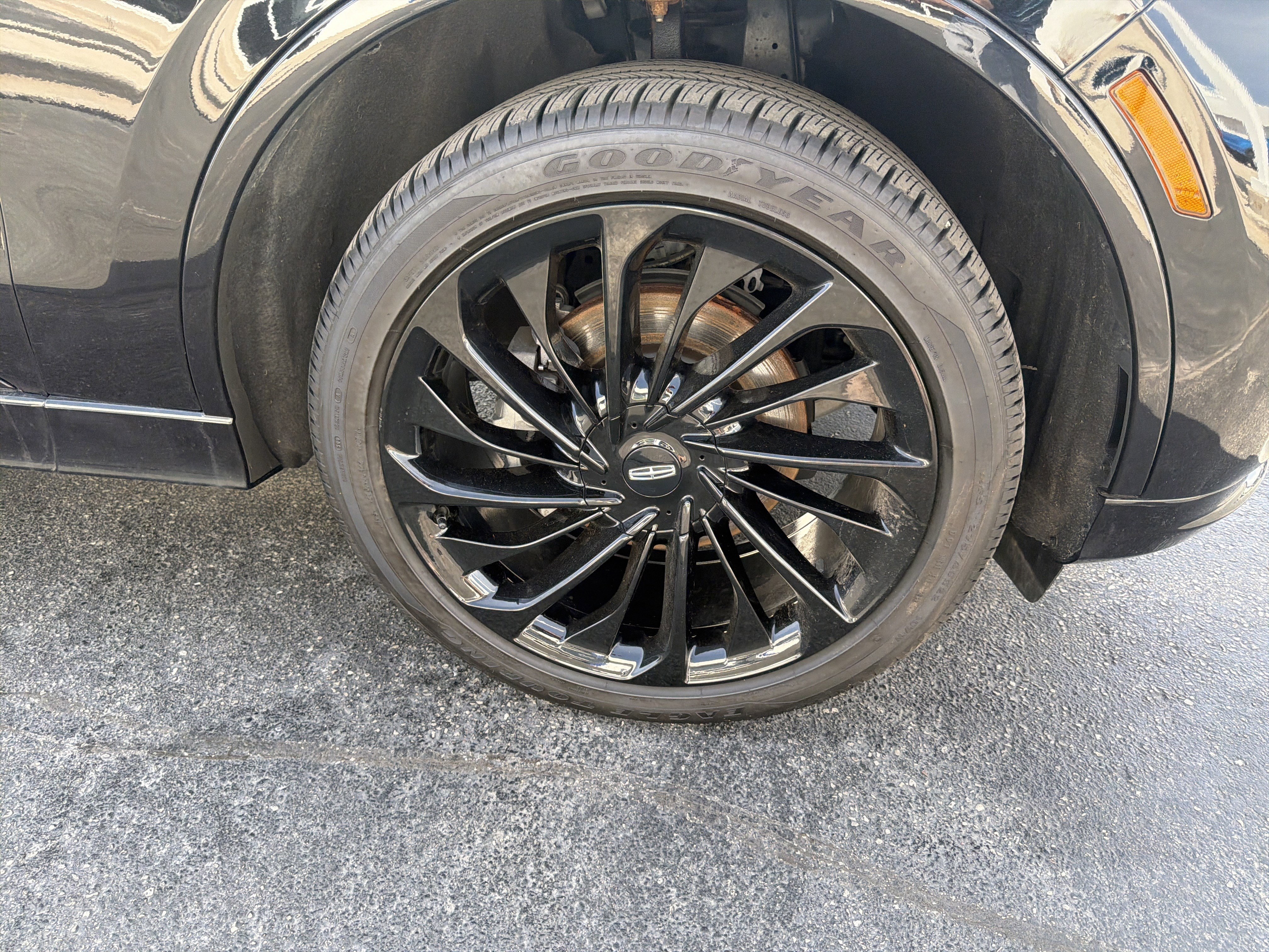 Used 2025 Lincoln Aviator Reserve w/ Jet Appearance Package image 12