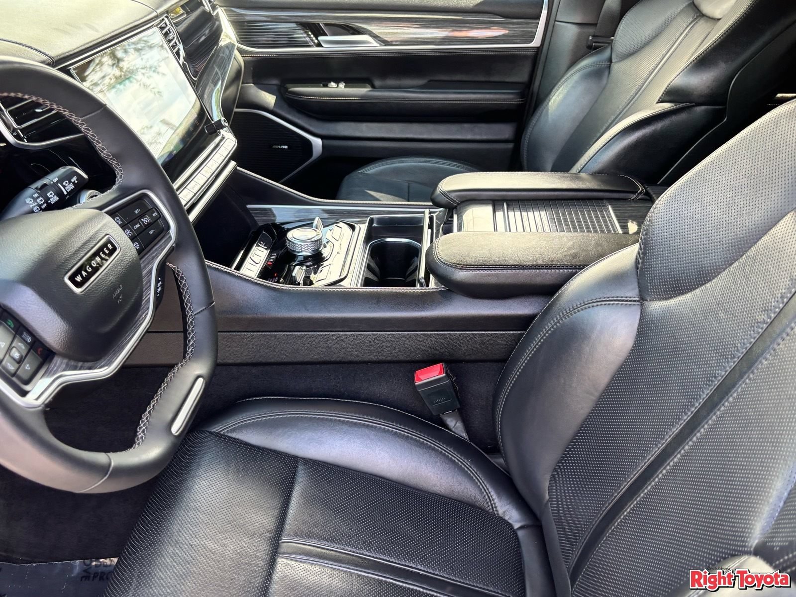 Used 2022 Jeep Wagoneer Series III AWD/4WD image 20