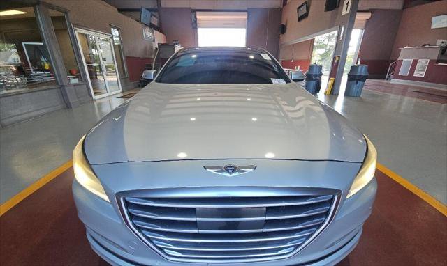 Used 2015 Hyundai Genesis 5.0 RWD image 3