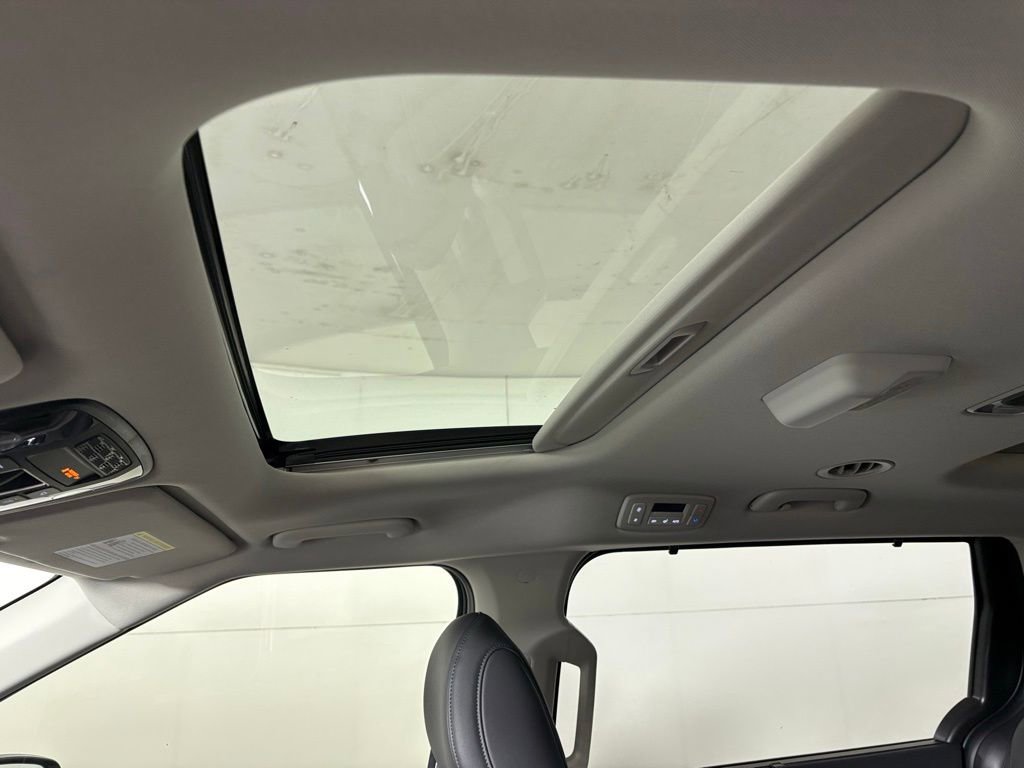 New 2026 Kia Carnival SX image 35