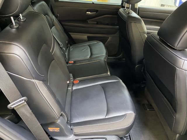 Used 2024 Nissan Pathfinder SL AWD/4WD image 27