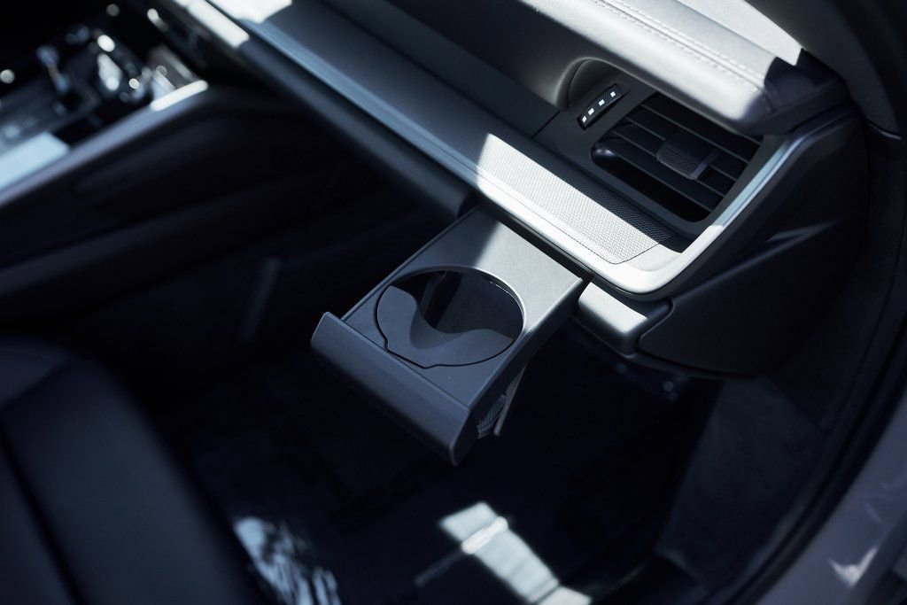 Used 2024 Porsche 911 Carrera 4S w/ Premium Package image 34