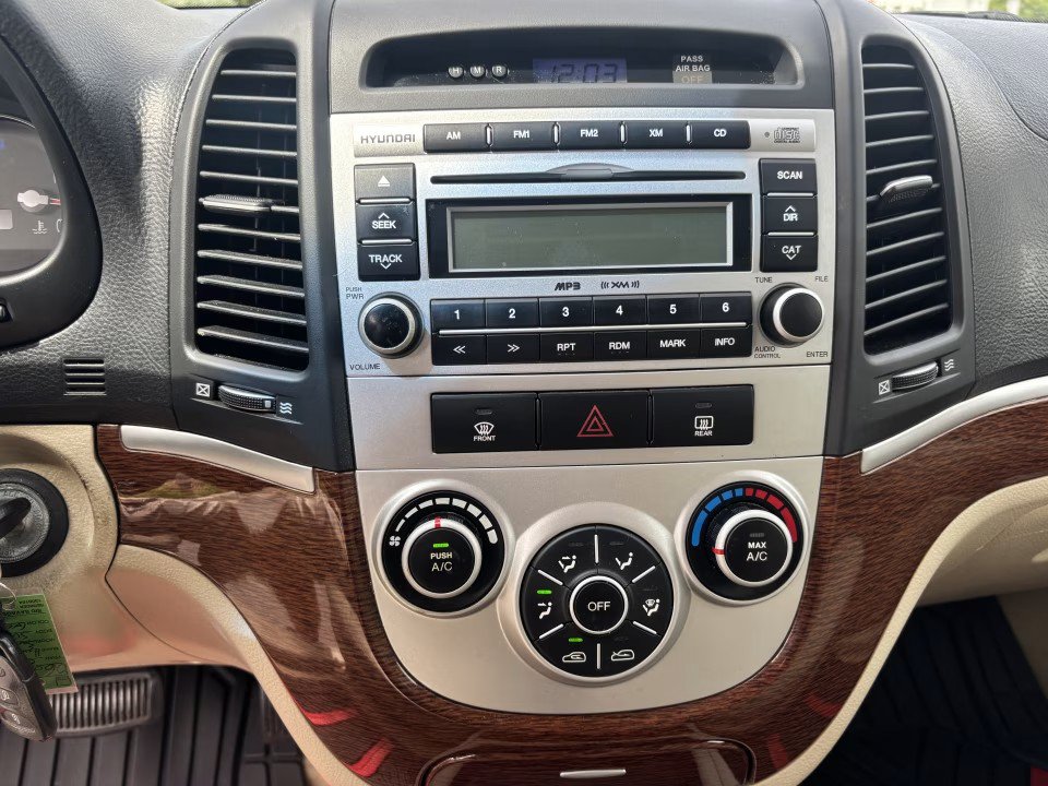 Used 2007 Hyundai Santa Fe SE FWD image 19