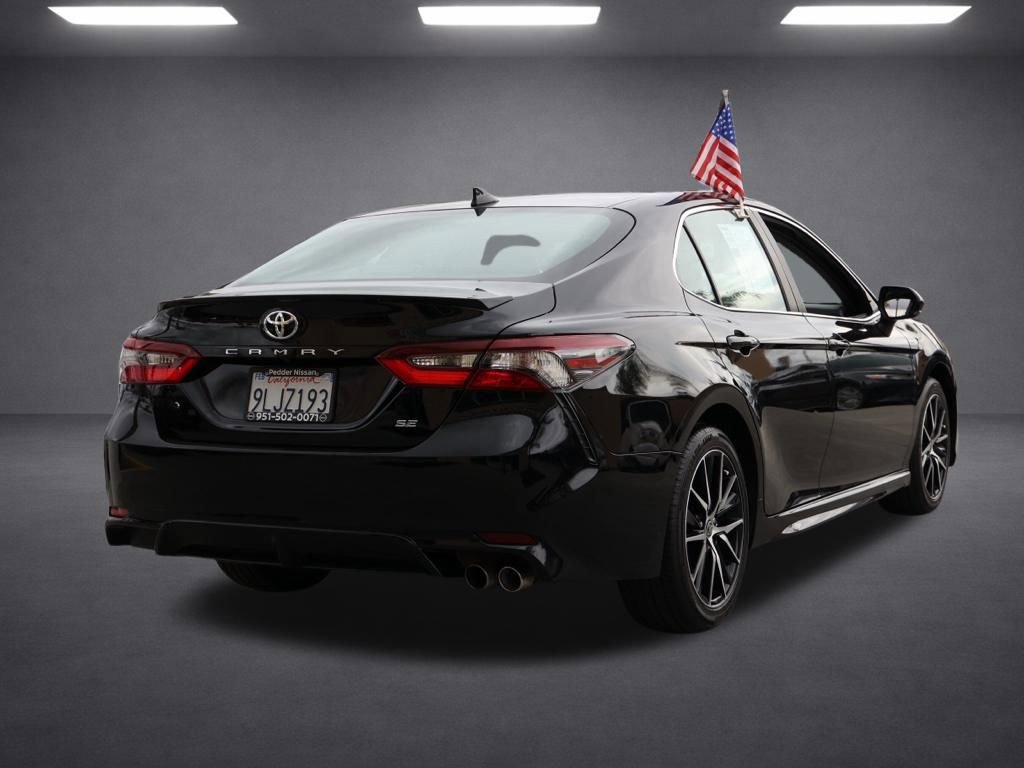 Used 2024 Toyota Camry SE FWD image 4