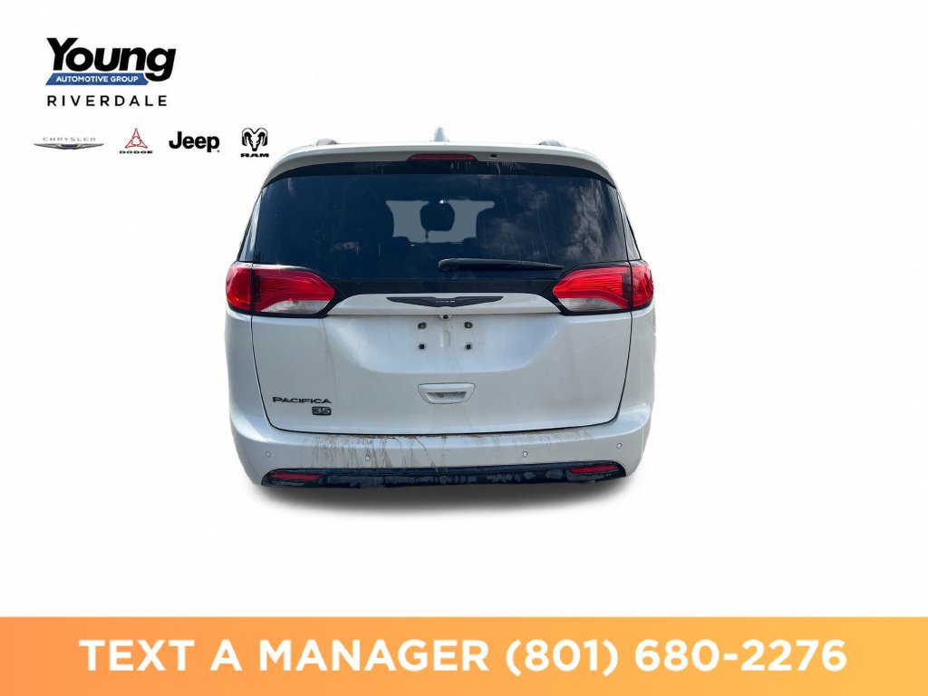 Used 2019 Chrysler Pacifica Touring-L FWD image 3