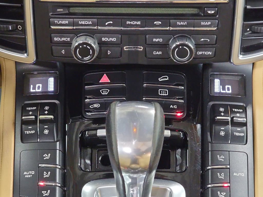 Used 2016 Porsche Cayenne image 19