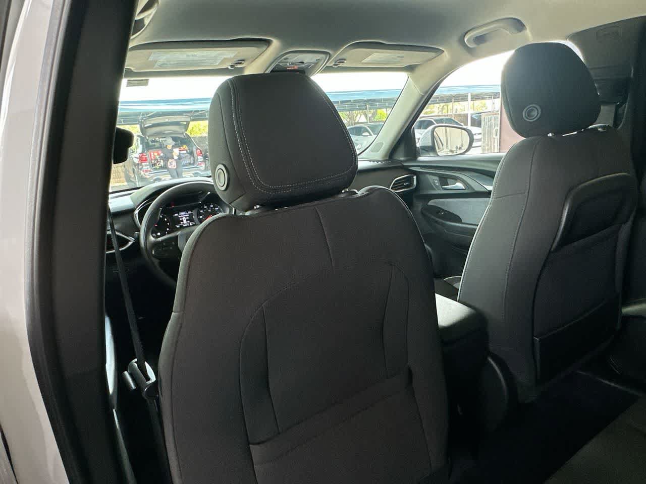 Used 2023 Chevrolet TrailBlazer LT FWD image 23