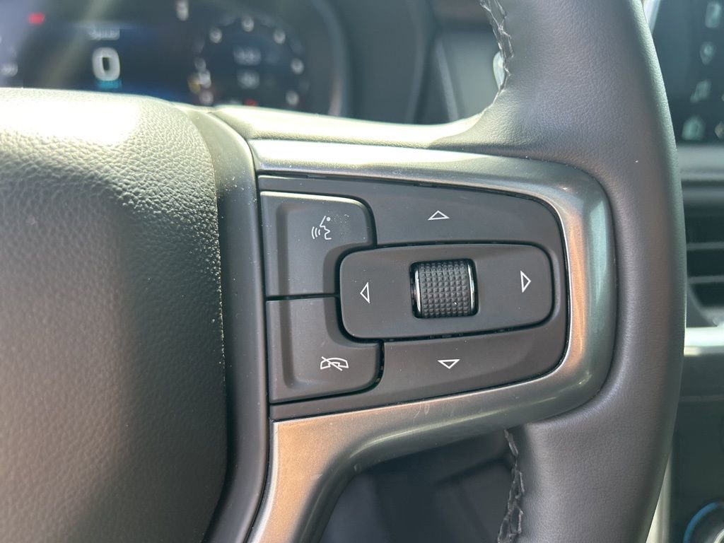 Used 2024 Chevrolet Suburban Z71 w/ Luxury Package AWD/4WD image 23