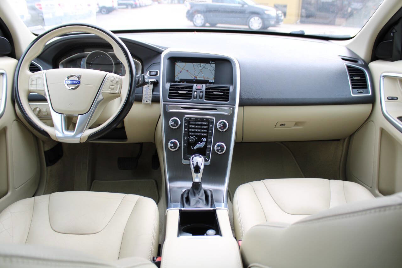 Used 2015 Volvo XC60 T5 Premier image 21