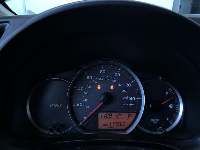 Used 2014 Toyota Yaris L image 27