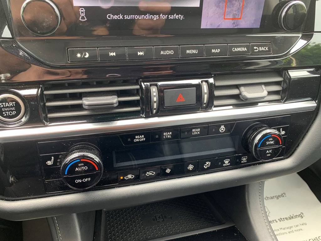 Used 2023 Nissan Pathfinder SL AWD/4WD image 25