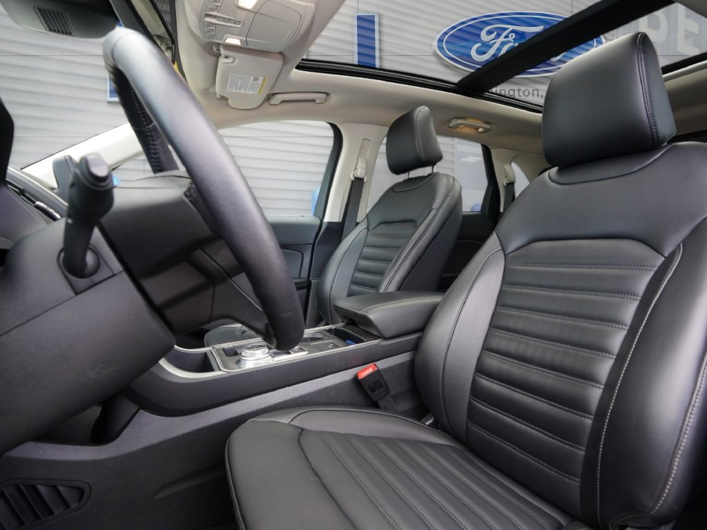 Certified 2024 Ford Edge SEL w/ Convenience Package AWD/4WD image 11