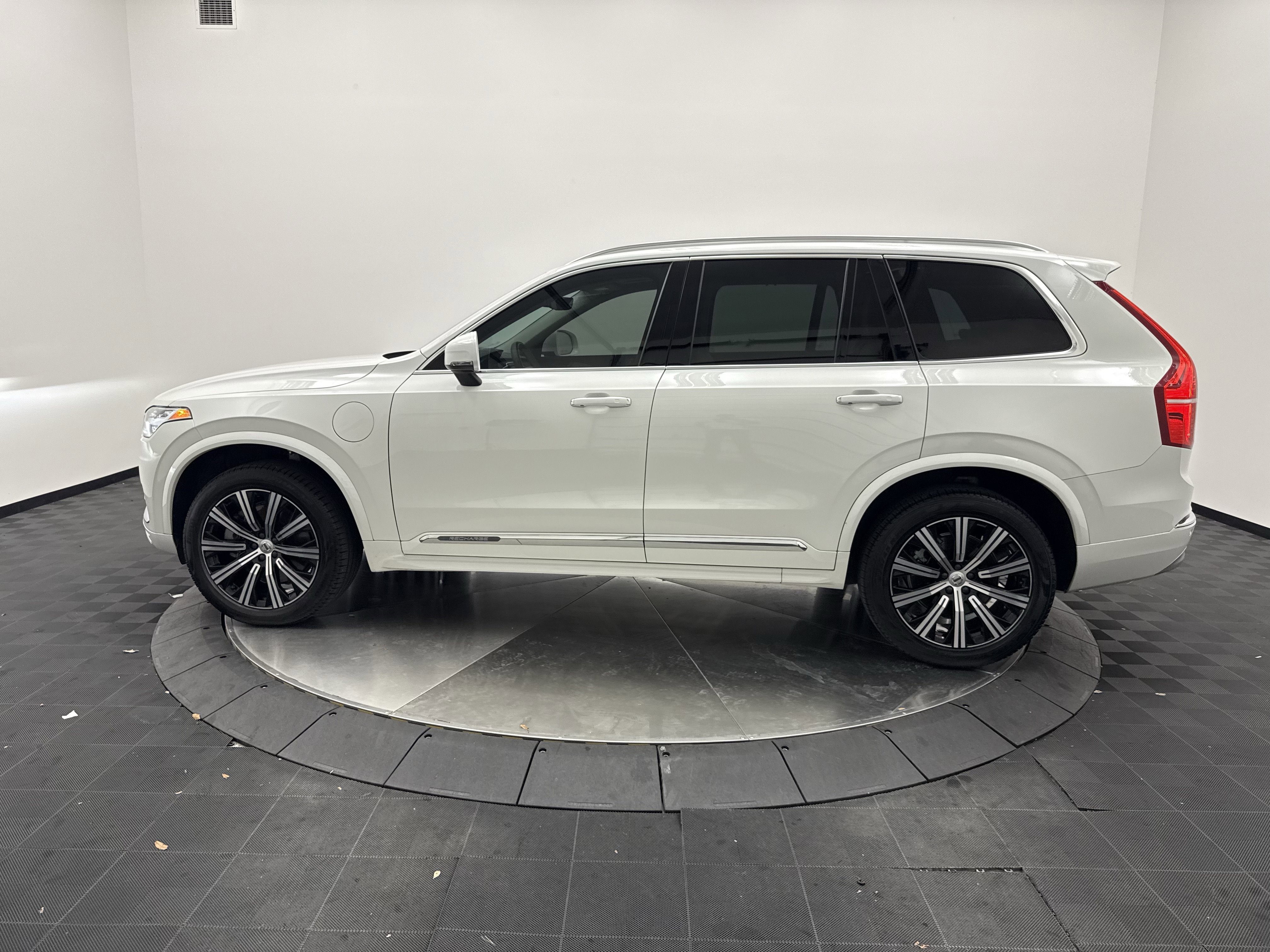 Used 2022 Volvo XC90 T8 Inscription AWD/4WD image 4