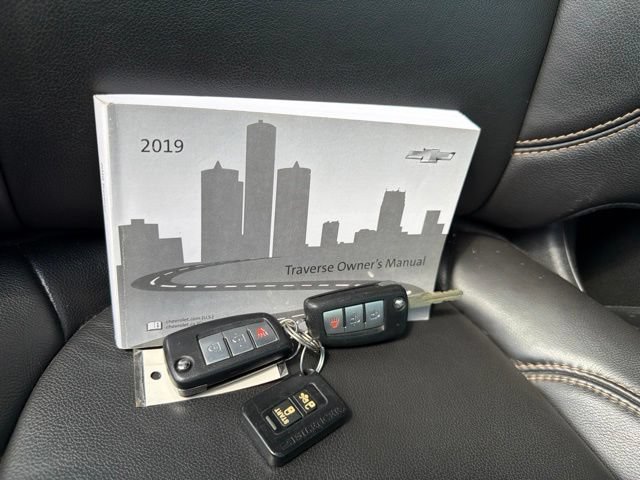 Used 2019 Chevrolet Traverse LT FWD image 26