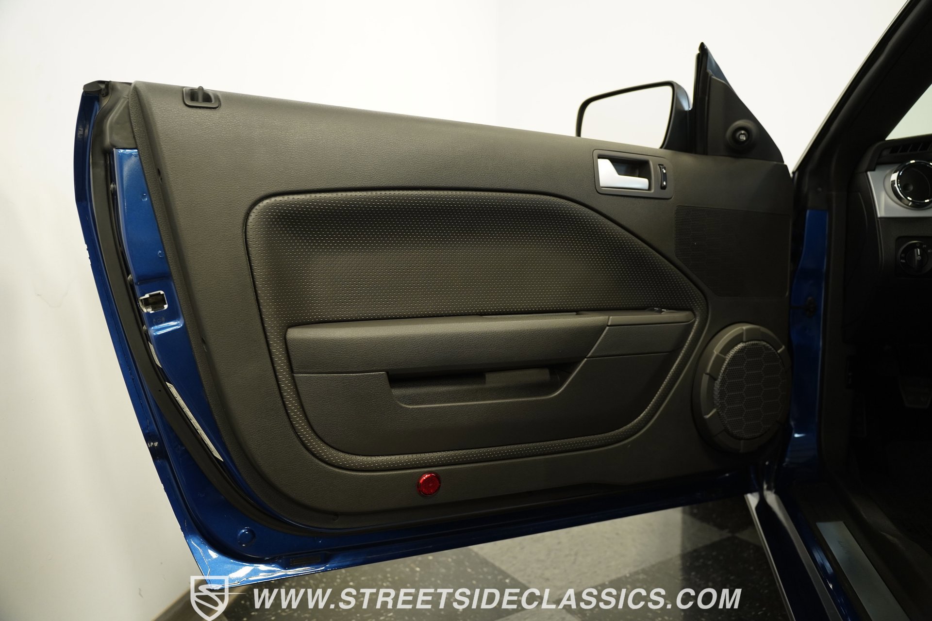 Used 2008 Ford Mustang GT image 37