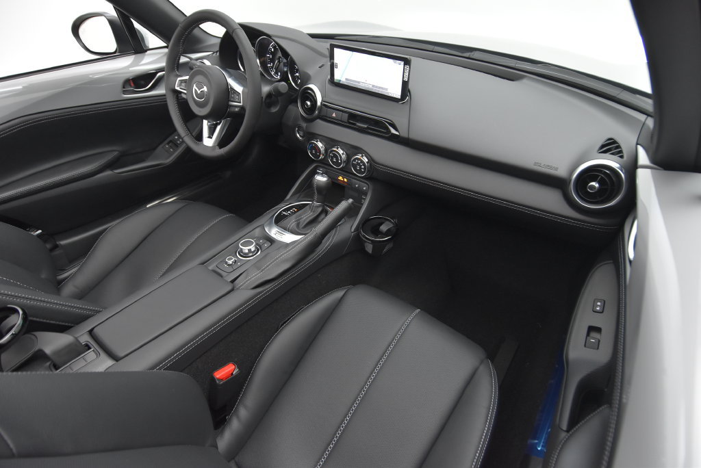 Used 2025 MAZDA MX-5 Miata RF Grand Touring RWD image 30