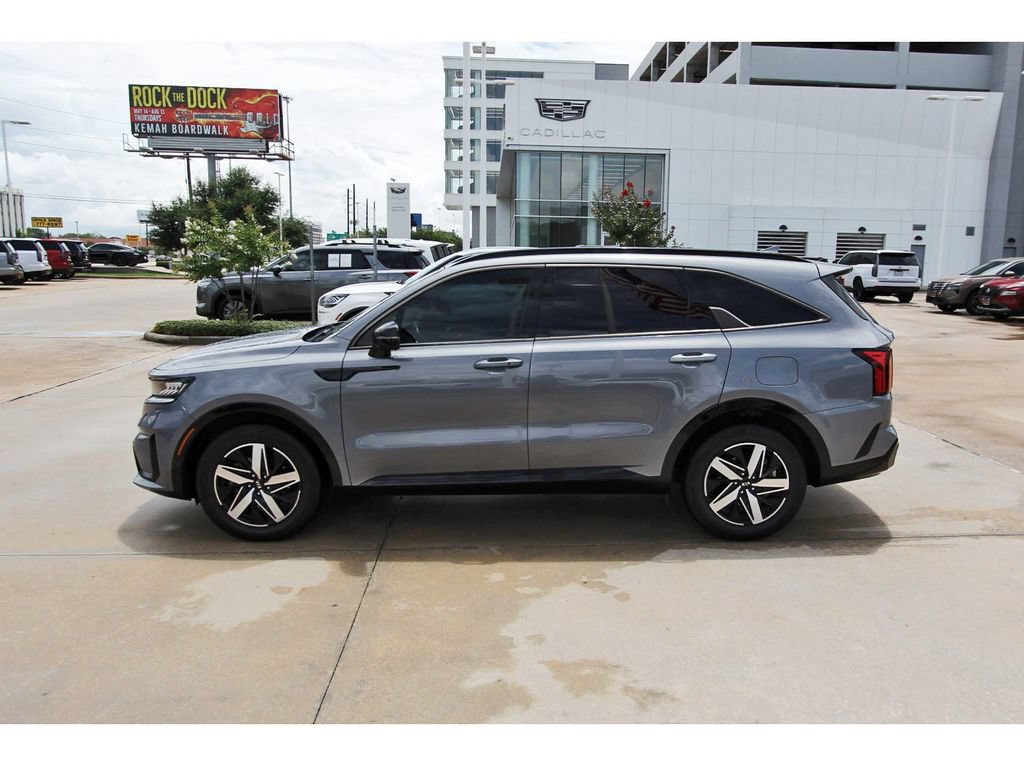 Used 2021 Kia Sorento EX w/ Panoramic Sunroof Package FWD image 3