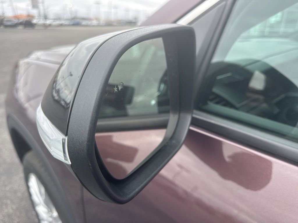 Used 2024 GMC Acadia Elevation image 5