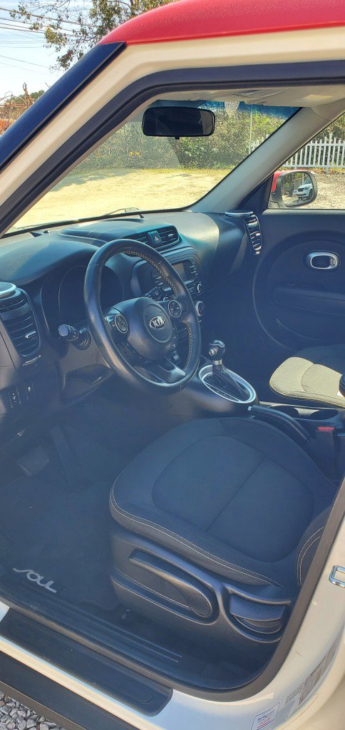 Used 2016 Kia Soul + w/ Designer's Package image 10
