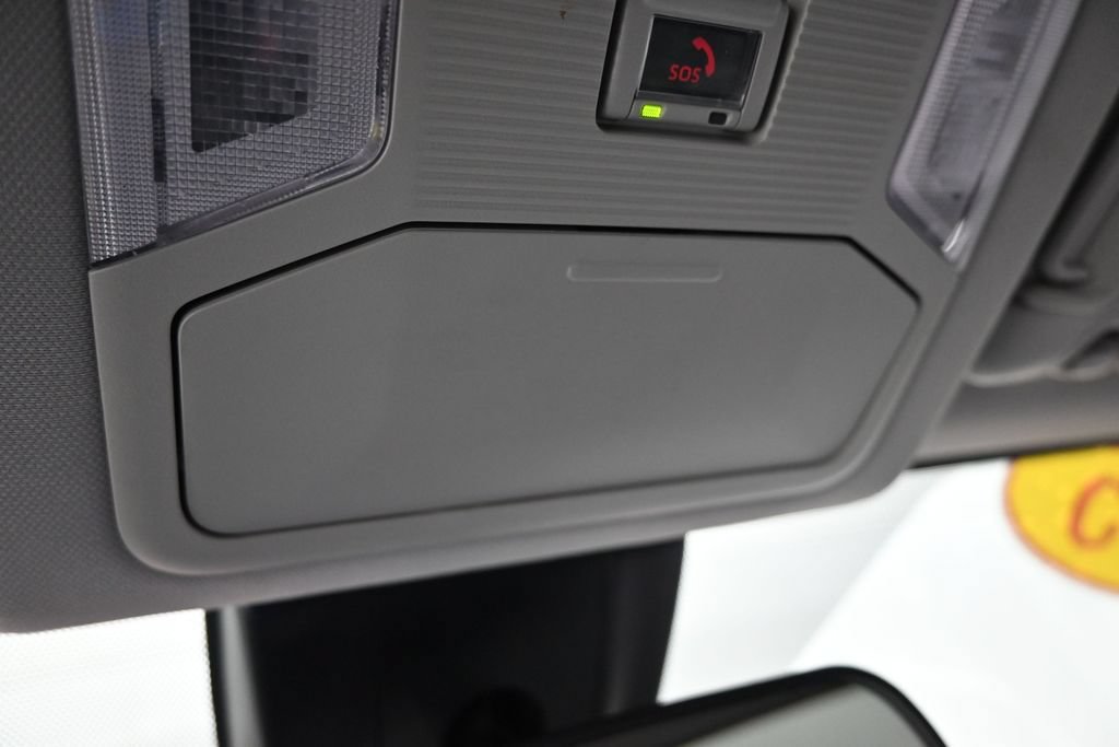 Used 2025 Toyota RAV4 XLE AWD/4WD image 38