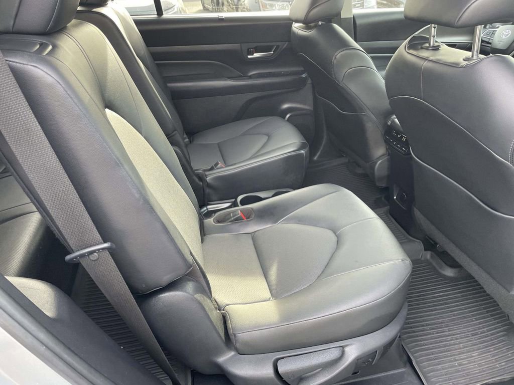 Used 2024 Toyota Grand Highlander XLE image 44