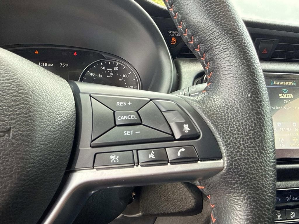 Used 2023 Nissan Kicks SR w/ SR Premium Package FWD image 29