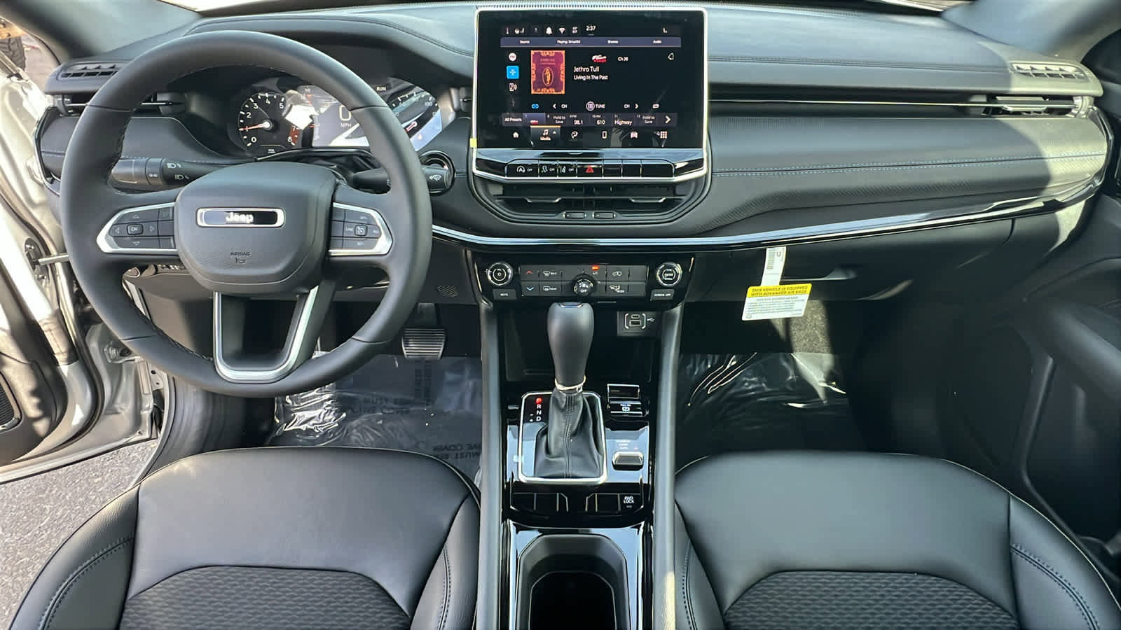 New 2026 Jeep Compass Latitude image 26