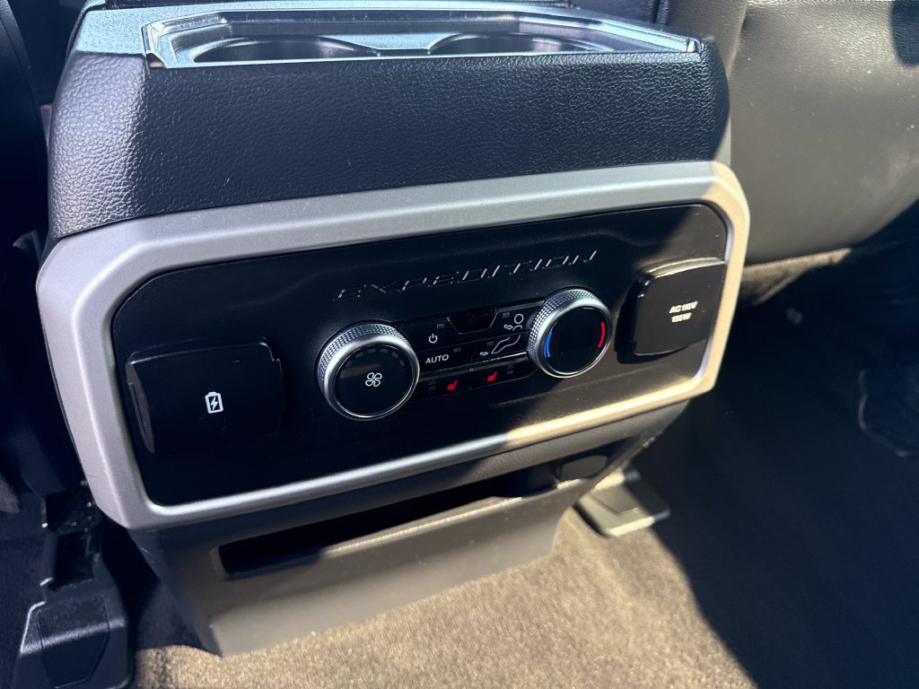 Used 2023 Ford Expedition Limited AWD/4WD image 26