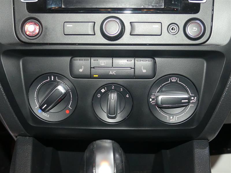 Used 2015 Volkswagen Jetta SE FWD image 39