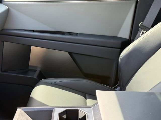 Used 2024 Tesla Cybertruck AWD Crew Cab image 12