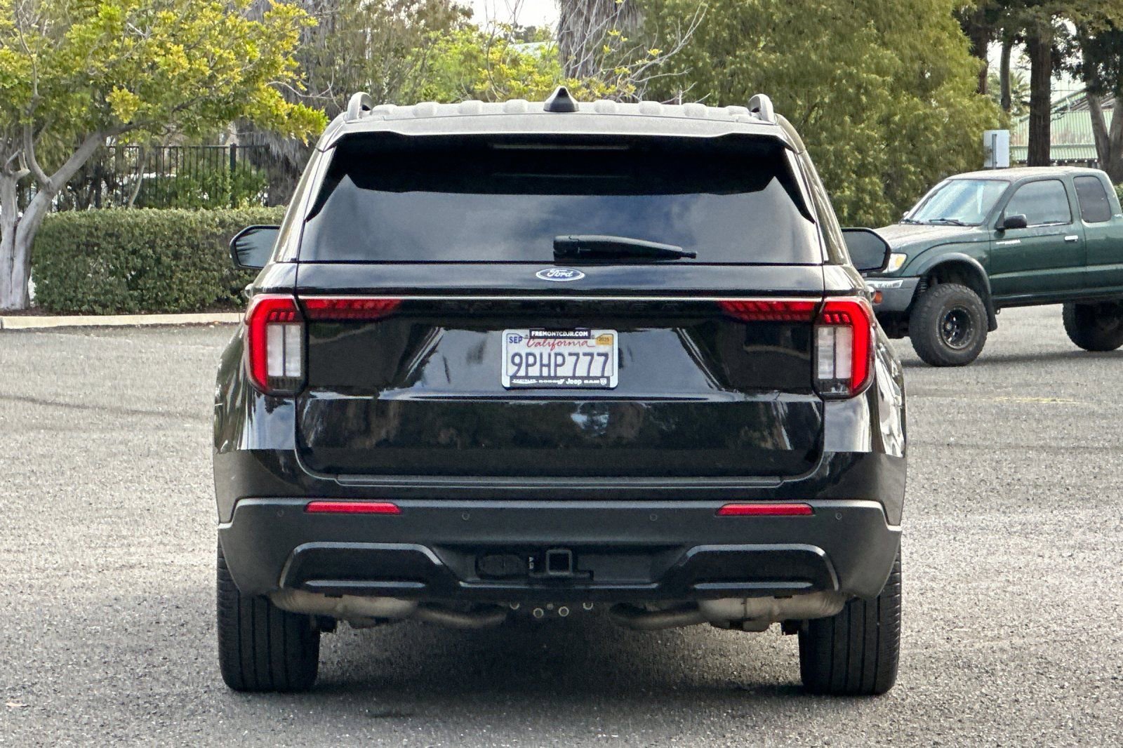 Used 2025 Ford Explorer ST-Line w/ Premium Package image 4